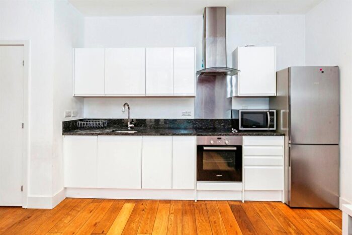 1 Bedroom Flat For Sale In High Street, Slough, SL1