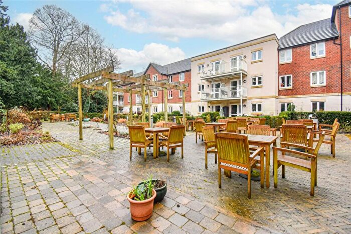 2 Bedroom Apartment For Sale In Bath Road, Devizes, Wiltshire, SN10