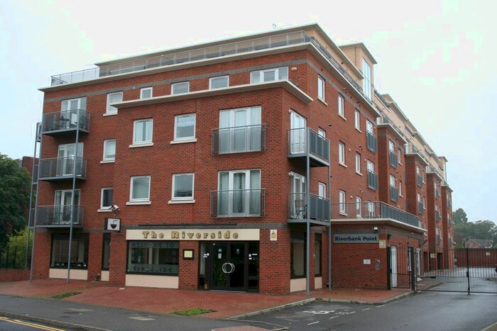 2 Bedroom Flat To Rent In High Street, Uxbridge, UB8