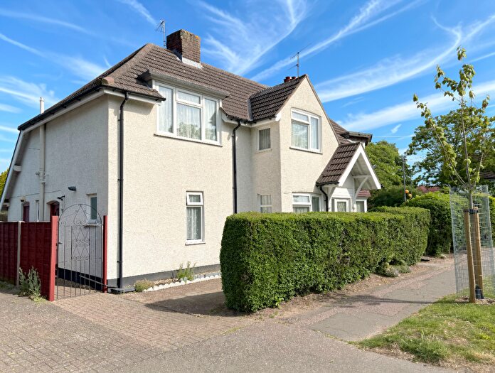 3 Bedroom End Of Terrace House For Sale In Broughton Hill, Letchworth Garden City, SG6