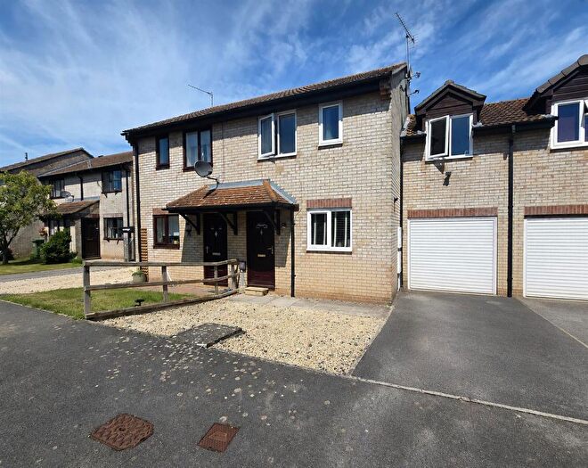 3 Bedroom Terraced House For Sale In Campion Close, Calne, SN11