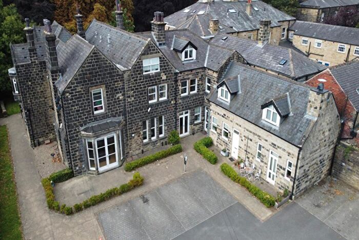 2 Bedroom Cottage To Rent In Holmefield House, Headingley, LS6