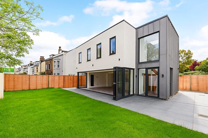 2 Bedroom Detached House For Sale In Park Road, Hayling Island, PO11