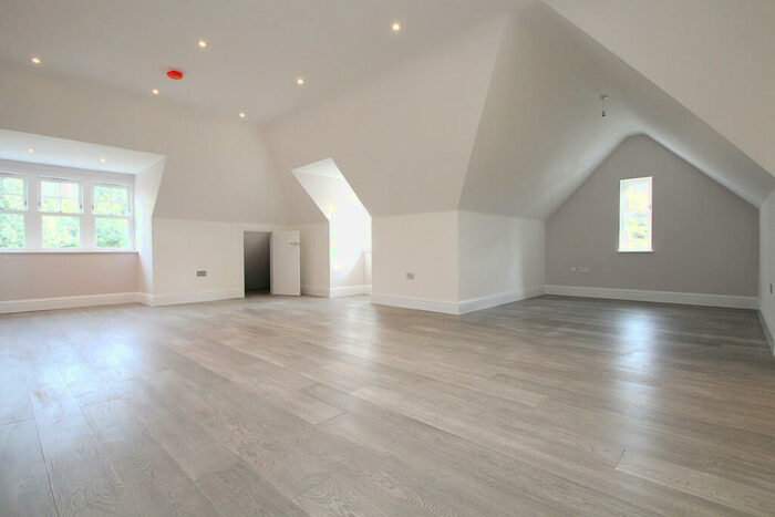 2 Bedroom Penthouse To Rent In Fairmile Lane, Cobham, KT11