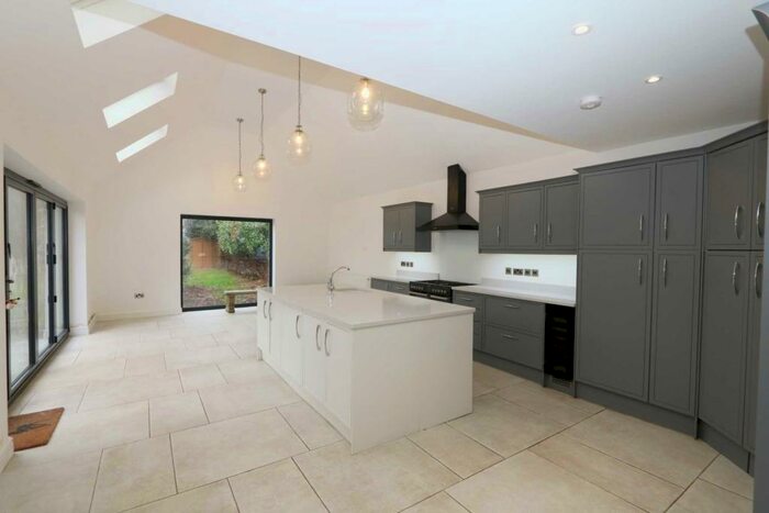 5 Bedroom Detached House To Rent In Long Lane, Tilehurst, RG31