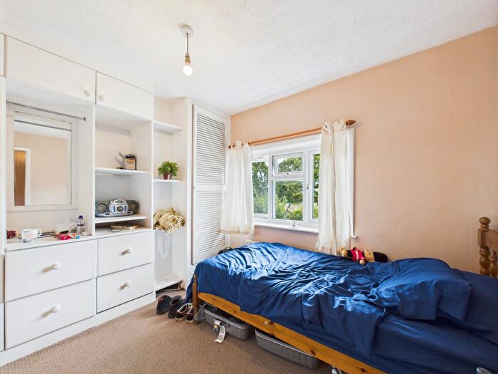 3 Bedroom Semi-Detached House For Sale In The Crescent, Padworth, RG7