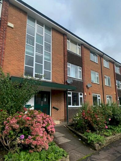 2 Bedroom Flat To Rent In Barlow Moor Court, Manchester, M20