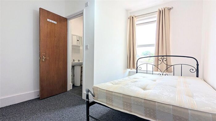Studio To Rent In Cornwallis Road, Archway, London, N19
