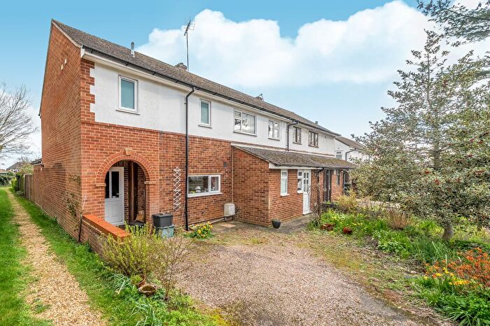 4 Bedroom Semi-Detached House For Sale In Sibley Avenue, Harpenden, AL5