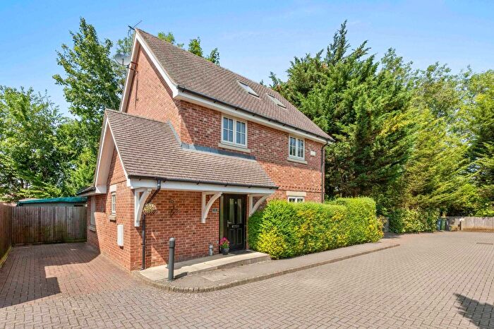 4 Bedroom Detached House For Sale In Grange View, Hazlemere, HP15