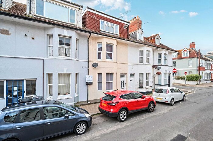 1 Bedroom Flat For Sale In Thorn Road, Worthing, West Sussex, BN11
