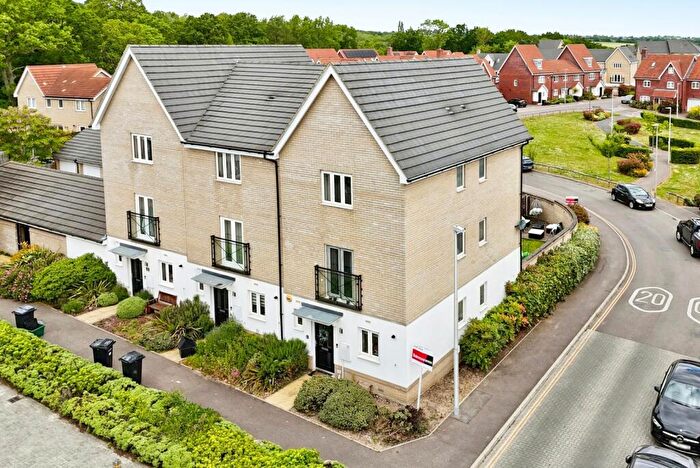 4 Bedroom End Of Terrace House For Sale In Alderwood Terrace, Chigwell, IG7