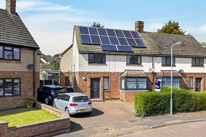 4 Bedroom Semi Detached House For Sale In Valley Crescent, Little Billing, NN3