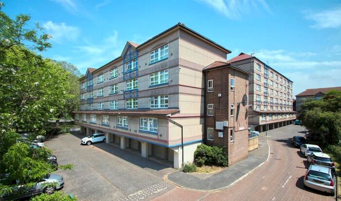 1 Bedroom Flat To Rent In Holdbrook South, Waltham Cross, EN8