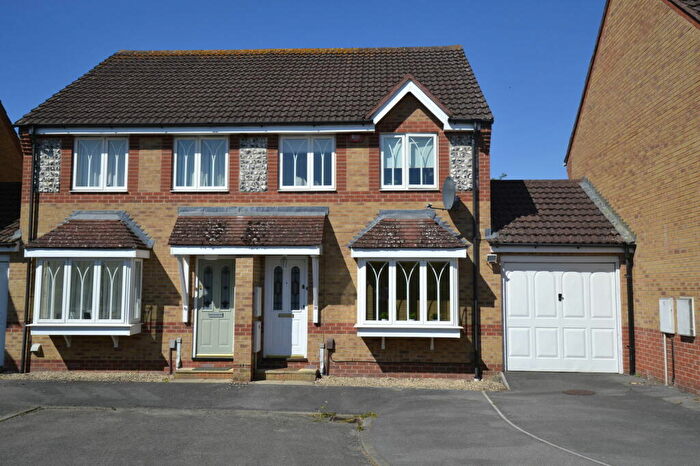 3 Bedroom Semi-Detached House To Rent In Equine Way, Newbury, RG14