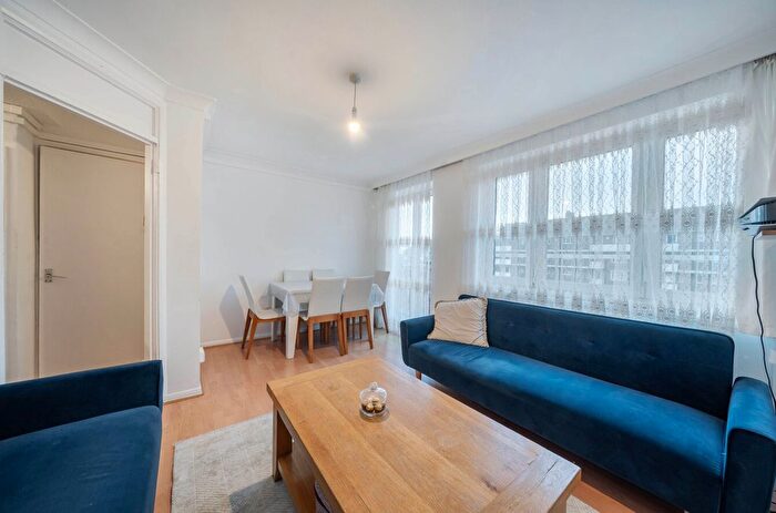 2 Bedroom Flat For Sale In Armfield Crescent, Mitcham, CR4