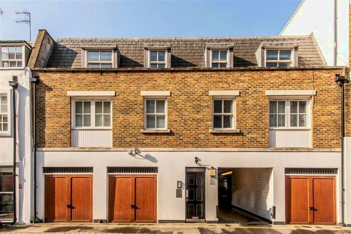 3 Bedroom Flat To Rent In Brook Mews North, London, W2