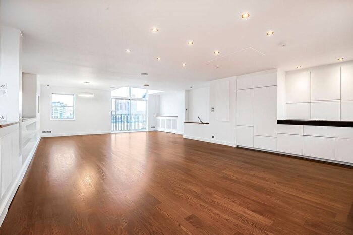 3 Bedroom Maisonette To Rent In Whistlers Avenue, London, SW11