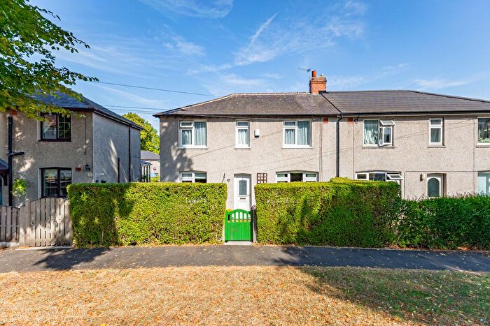 3 Bedroom Semi Detached House For Sale In Castle Avenue, Wakefield, WF2