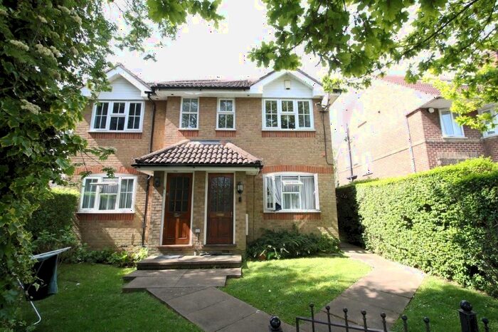 1 Bedroom Maisonette To Rent In Field End Road, Ruislip, HA4