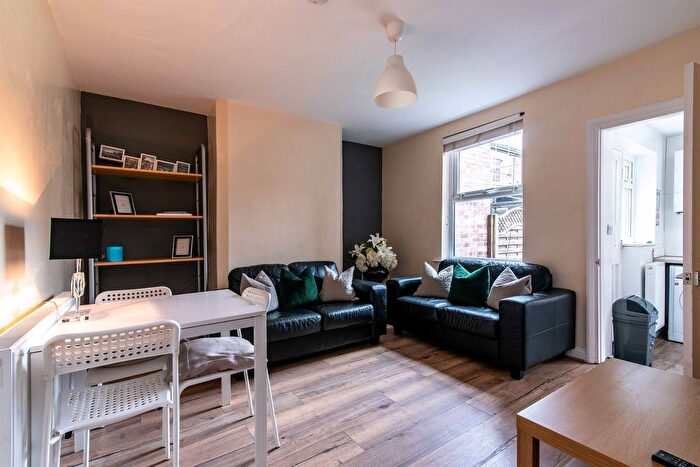 4 Bedroom Terraced House To Rent In North Sherwood Street, Nottingham, NG1