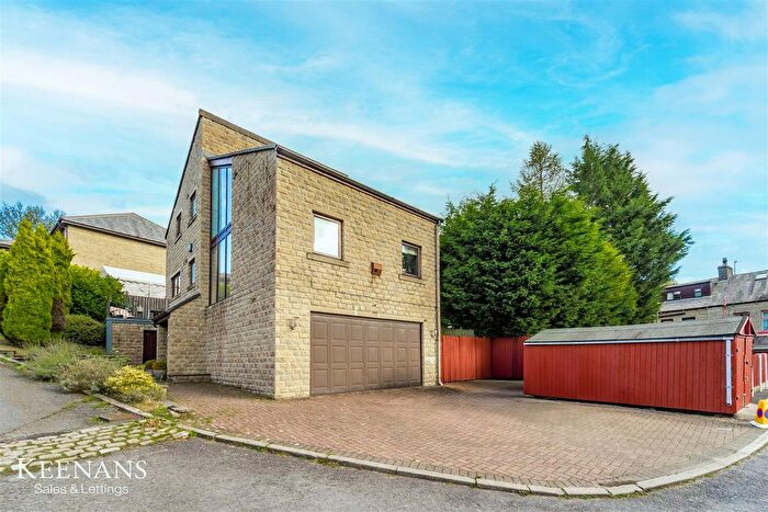 4 Bedroom Detached House For Sale In Park View Close, Rossendale, BB4