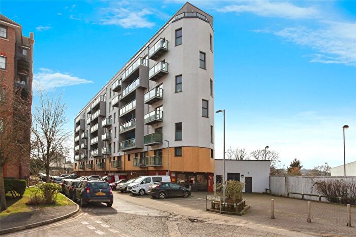 2 Bedroom Flat For Sale In Walters Farm Road, Tonbridge, Kent, TN9