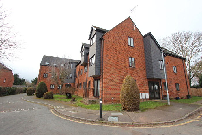 2 Bedroom Flat To Rent In Park Close, Wratten Road East, Hitchin, SG5