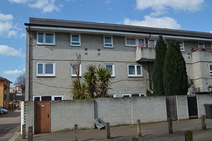 1 Bedroom Flat To Rent In Saltram Close, London, N15