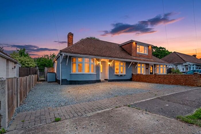 2 Bedroom Semi-Detached House For Sale In Southwold Crescent, Benfleet, SS7