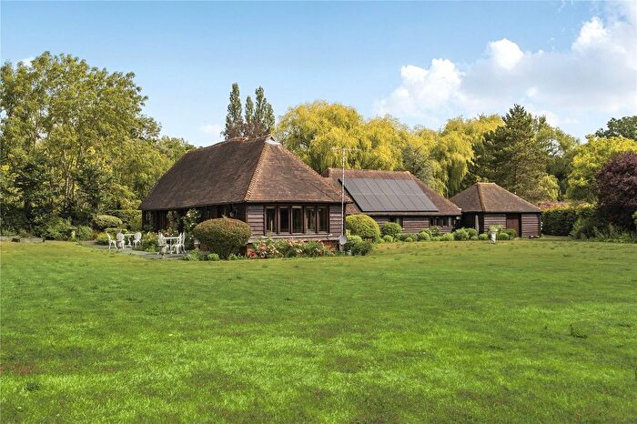 4 Bedroom Bungalow To Rent In Four Elms Road, Four Elms, Kent, TN8