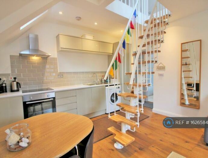 2 Bedroom Flat To Rent In Manilla Road, Bristol, BS8