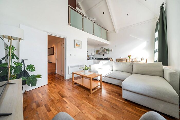 2 Bedroom Flat For Sale In Tweedy Road, Bromley, BR1