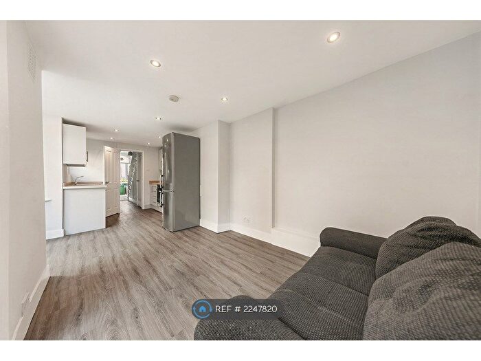 5 Bedroom Terraced House To Rent In Hollydale Road, London, SE15