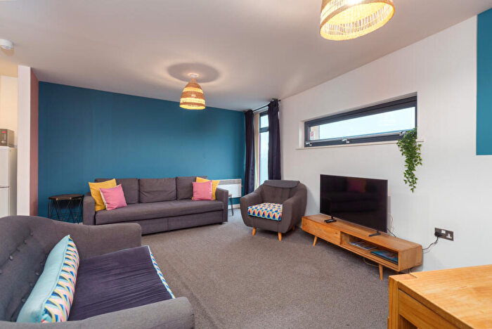 2 Bedroom Flat To Rent In Bridge Square Apartments, Lancaster, LA1