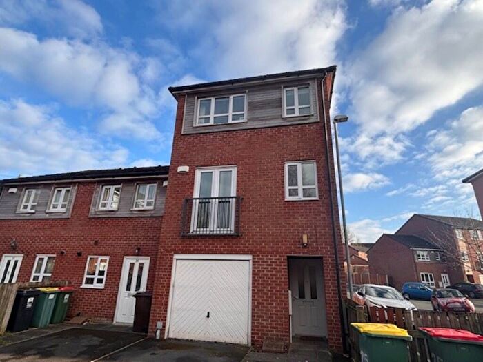 4 Bedroom Town House To Rent In Maple Leaf Close, Ingol, Preston, PR2