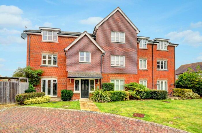 2 Bedroom Flat To Rent In Old Sawmill Place, Chinnor OX39