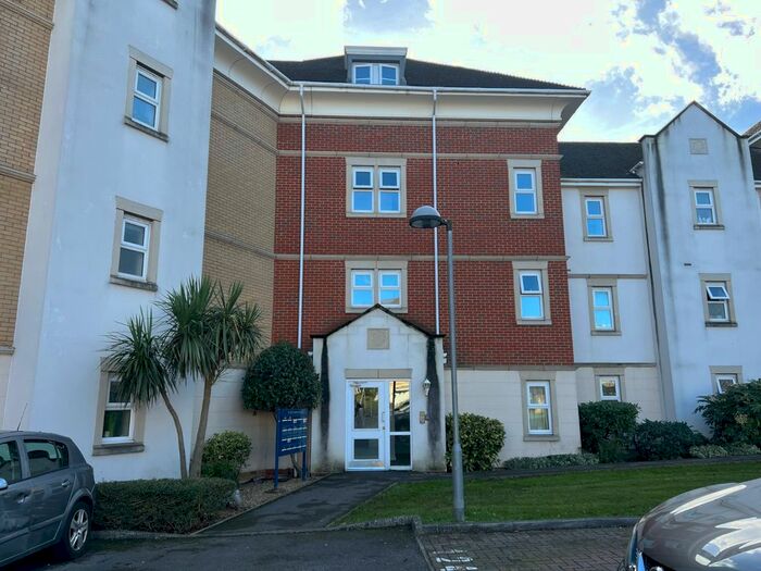 2 Bedroom Flat To Rent In Crawford Avenue, Dartford, Kent, DA1