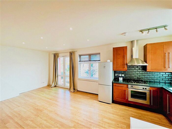 1 Bedroom Flat For Sale In Mayfield Road, South Croydon, Sanderstead, CR2