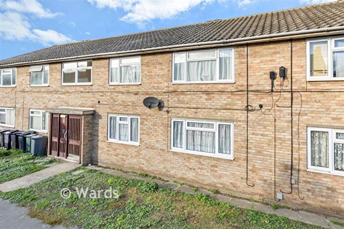 2 Bedroom Flat For Sale In Milton Road, Swanscombe, Kent, DA10