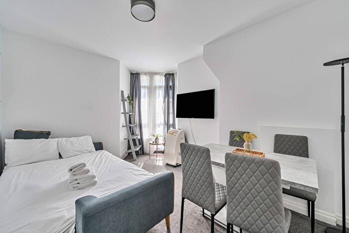 4 Bedroom Flat For Sale In Chicksand House, Chicksand Street, Brick Lane, London, E1