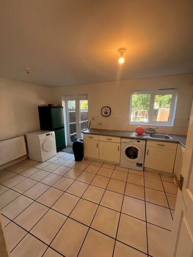 3 Bedroom Town House To Rent In Michigan Close, Broxbourne, EN10