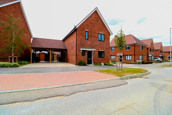 3 Bedroom Detached House For Sale In Honeysuckle Avenue, Willesborough, Ashford, TN24