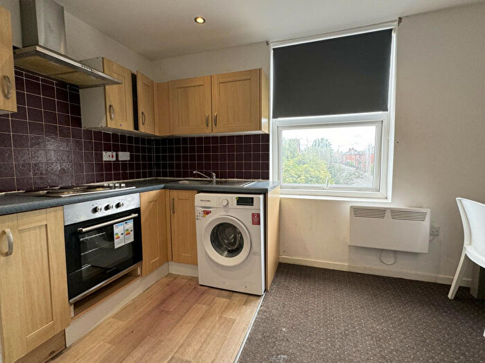 1 Bedroom Flat To Rent In East Park Mount, Leeds, West Yorkshire, LS9