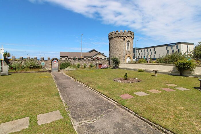 Studio To Rent In Glan Y Don Ltd, East Parade, Rhyl, Denbighshire, LL18