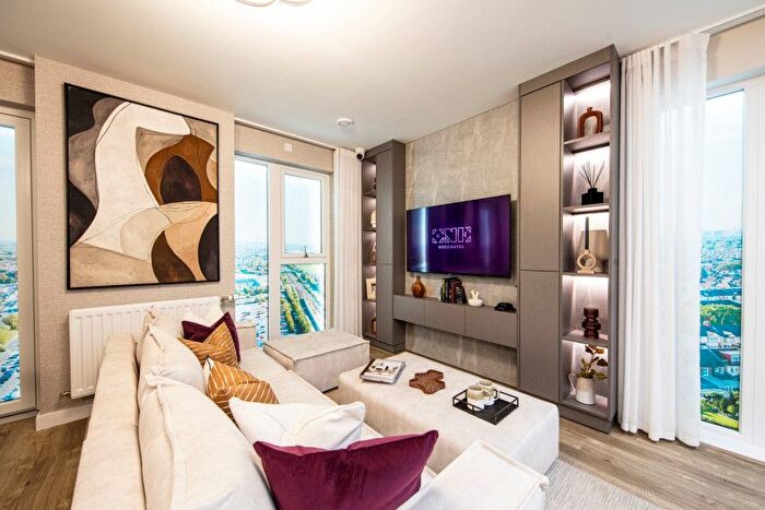 2 Bedroom Flat For Sale In High Road, Goodmayes, Ilford, IG3
