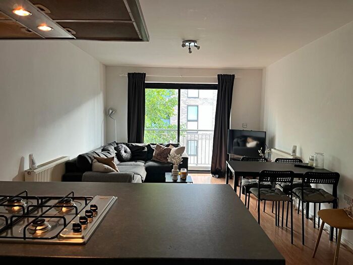 2 Bedroom Flat To Rent In Blair Street, London, E14