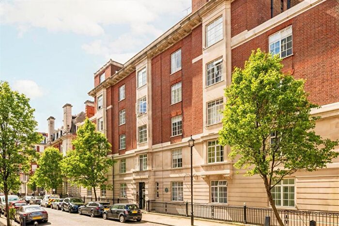2 Bedroom Flat To Rent In Hallam Street, London, W1W
