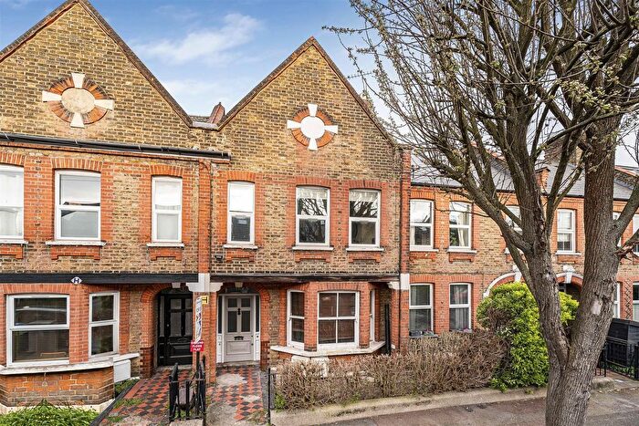 1 Bedroom Maisonette For Sale In Fleeming Road, Walthamstow, London, E17