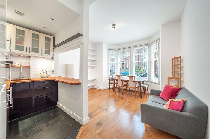 1 Bedroom Flat For Sale In Heath Hurst Road, London, NW3